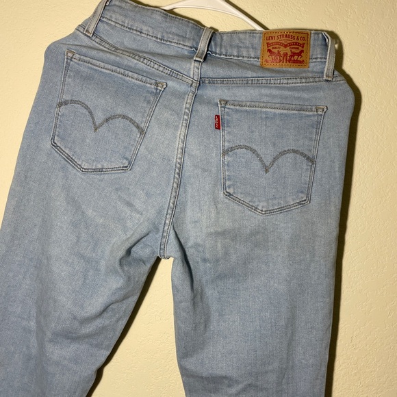 Levi’s Light Wash High Rise Skinny Women's Jeans - Size 28 - Picture 4 of 4